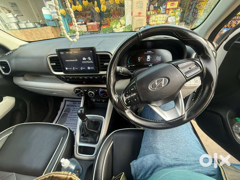 Hyundai Venue Petrol 2023