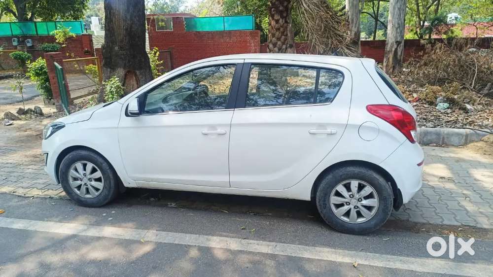 Hyundai I20 2012 Diesel 72500 Km Driven