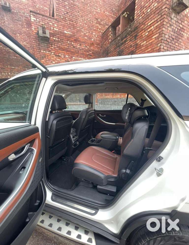Hyundai Alcazar 2.0 Signature (o) Petrol At 6 Str, 2023, Petrol