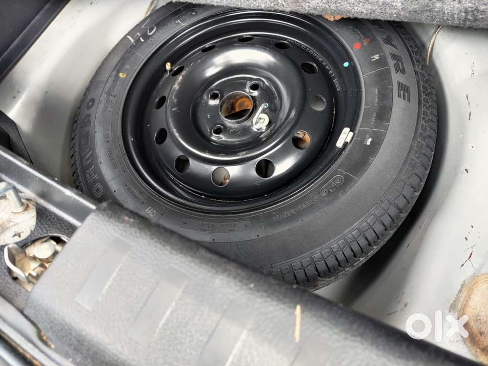 Maruti Suzuki Swift Vxi, 2016