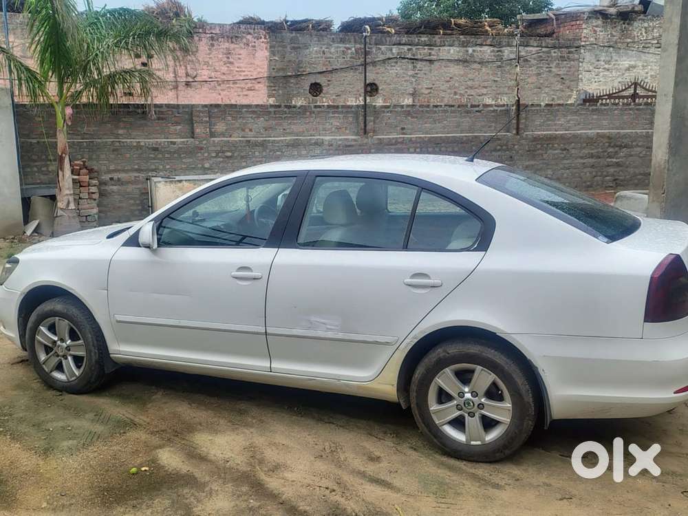 Skoda Laura Petrol 2010