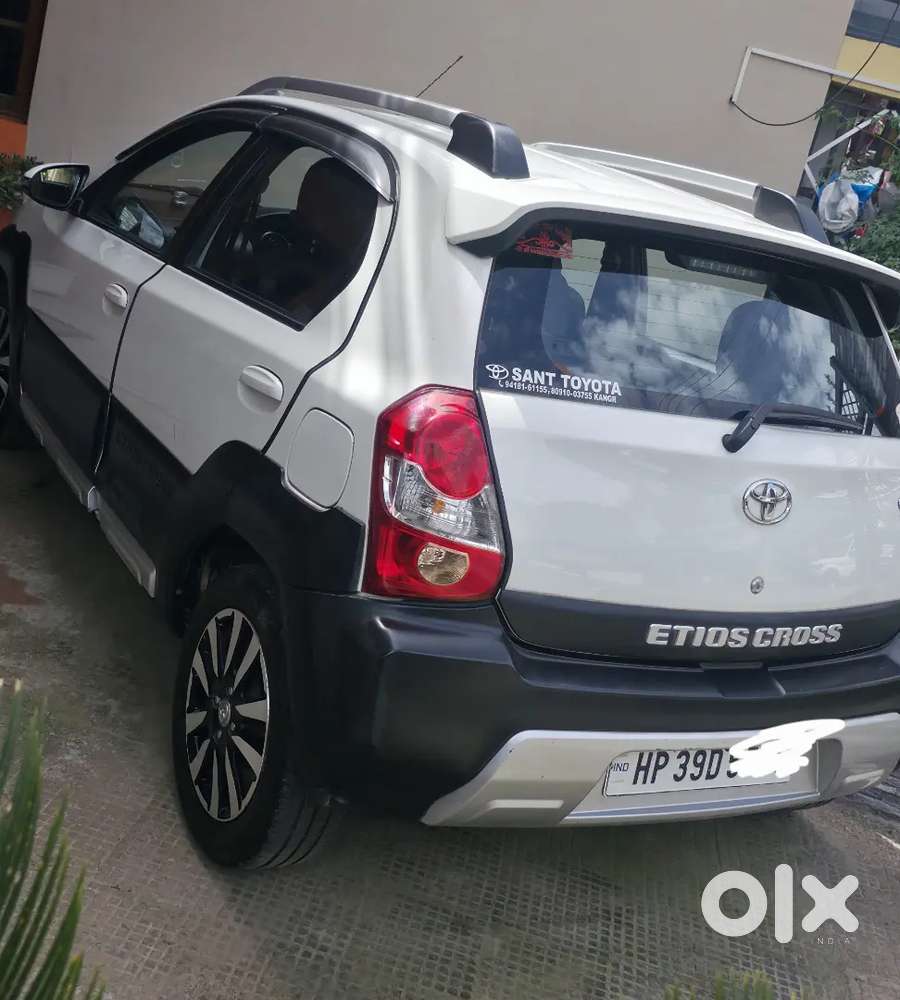 Toyota Etios Cross 2016