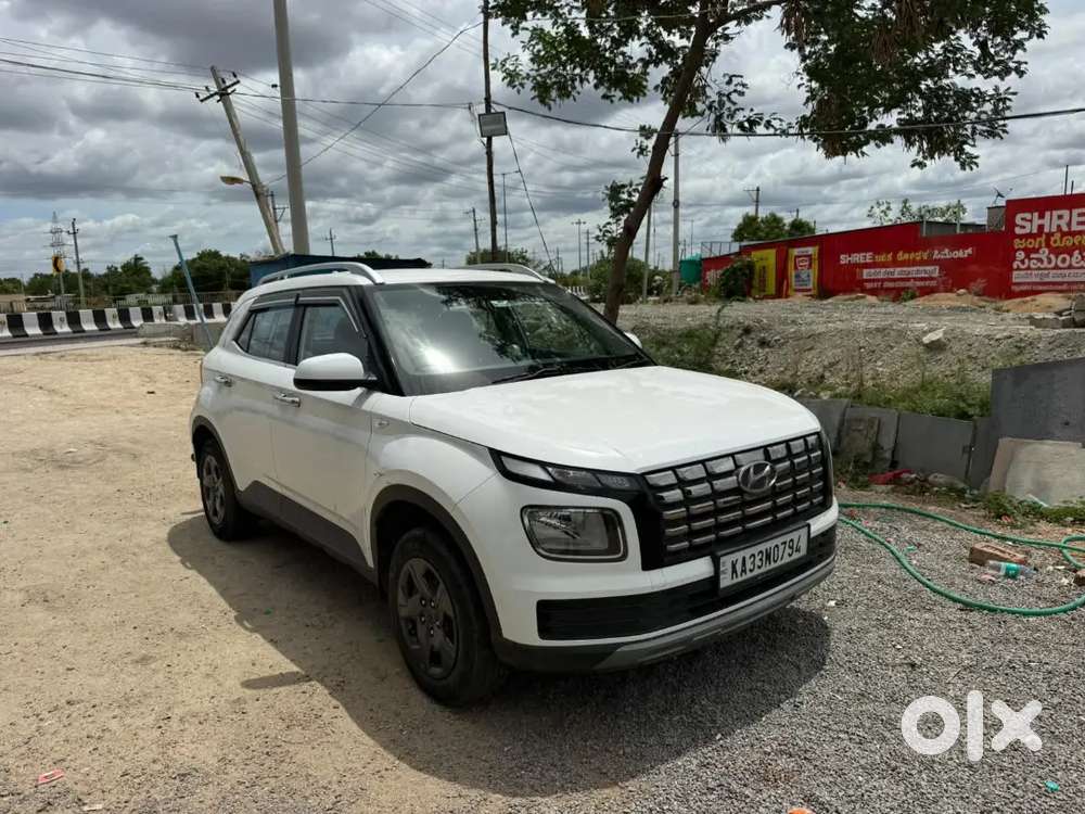 Hyundai Venue 2023 Petrol Good Condition