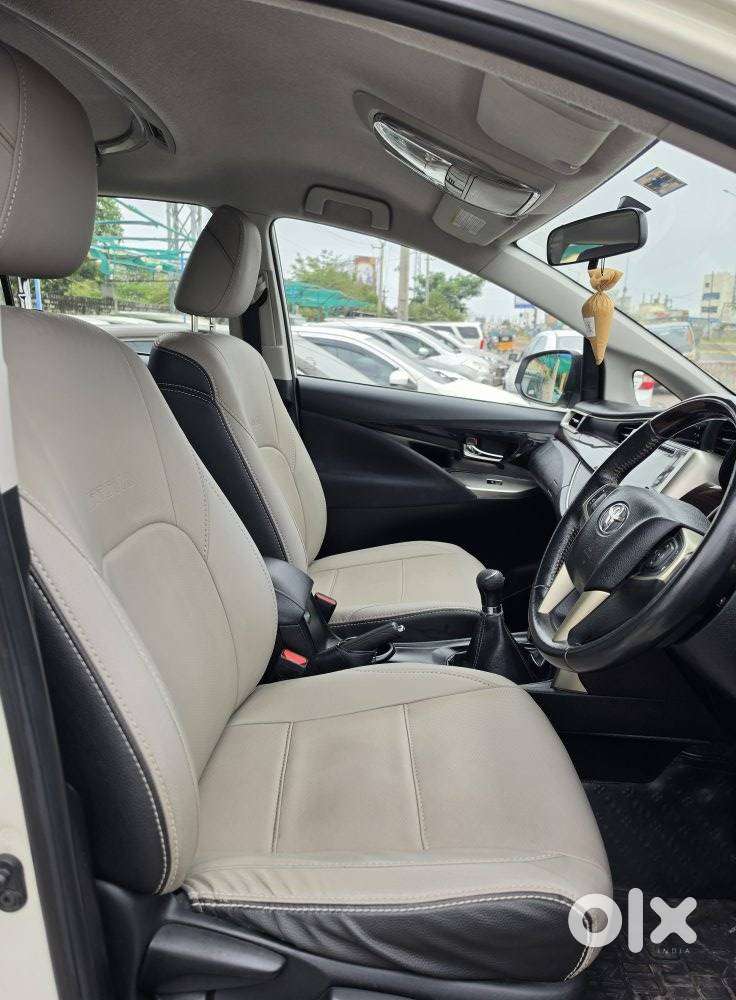 Toyota Innova Crysta 2.4 V 8 Str, 2017, Diesel
