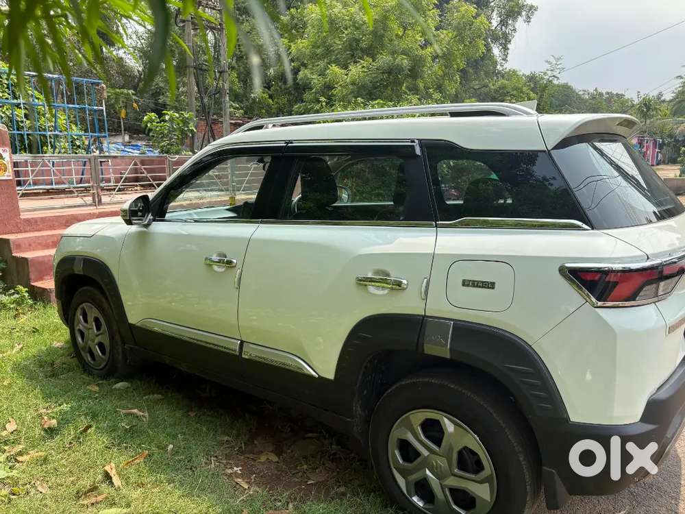 Maruti Suzuki Brezza Lxi 2024