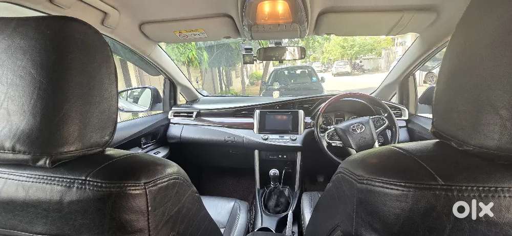 Toyota Innova Crysta 2.4 V 2018