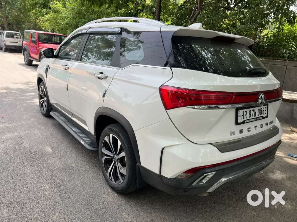 Mg Hector Plus Savvy Pro 1.5 Turbo Petrol Cvt 7 Str Dual Tone, 2023,..