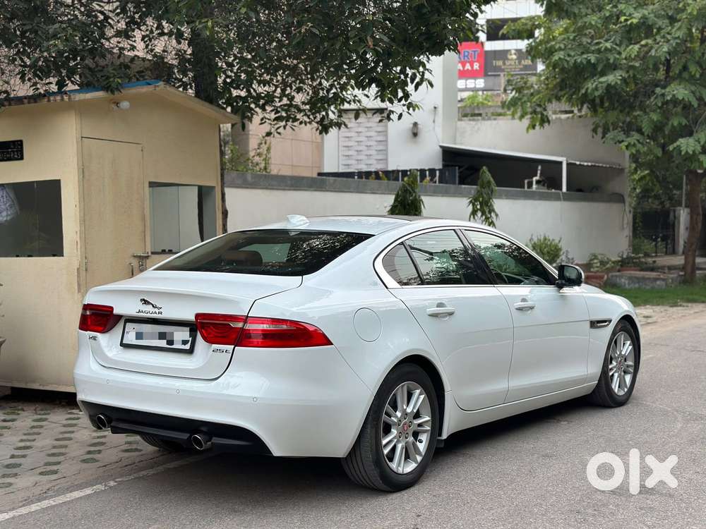 Jaguar Xe Portfolio, 2018, Petrol