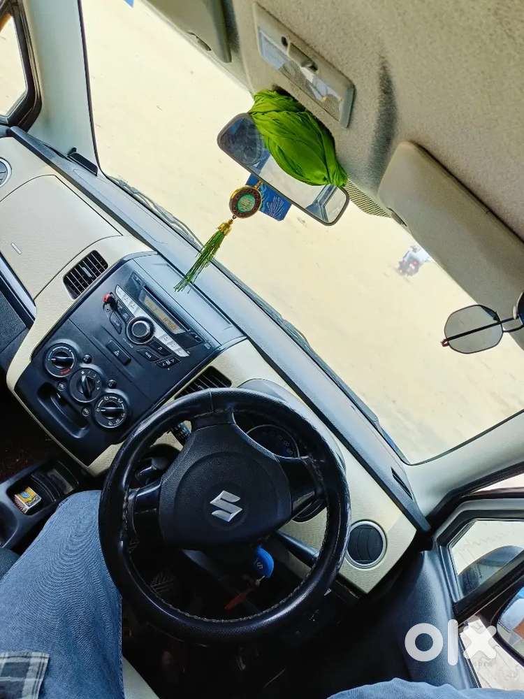 Koi Kam Gadi Mein Nahin Hai