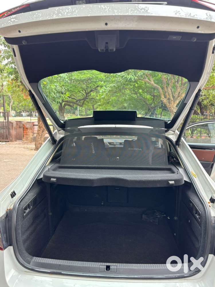 Skoda Superb 2023 Petrol Variant