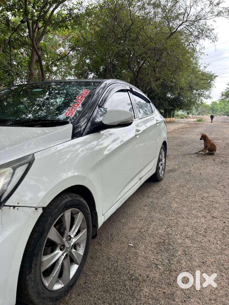 Hyundai Fluidic Verna 2012