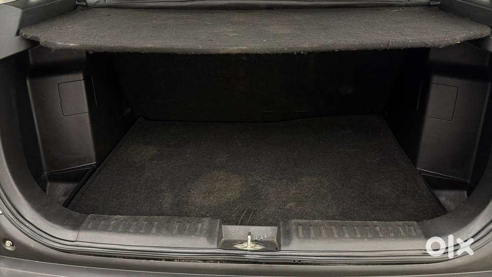 Maruti Suzuki Brezza 1.5 Lxi Smart Hybrid, 2024, Petrol