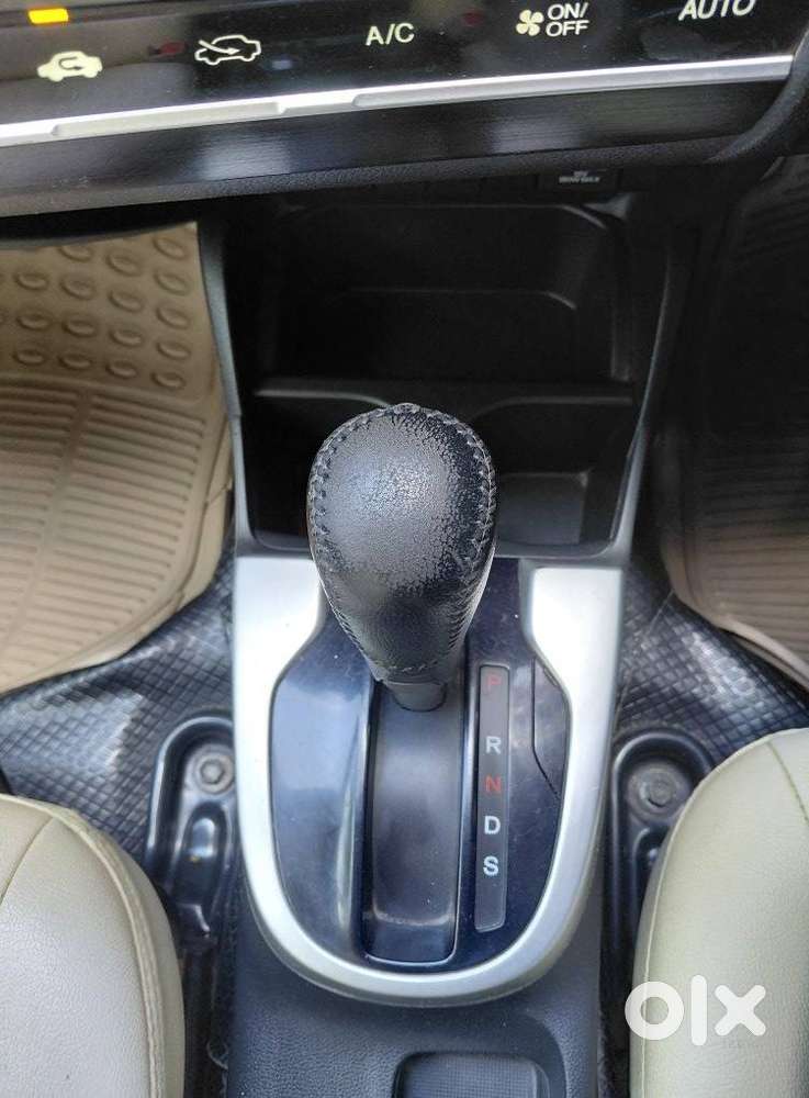 Honda Jazz V Automatic, 2017, Petrol