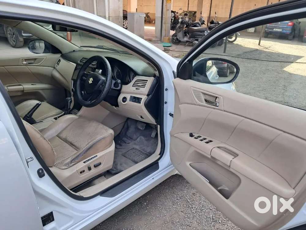 Maruti Suzuki Kizashi 2.4 2012