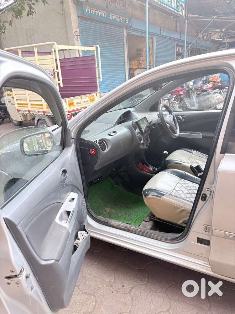 Toyota Etios 2012 Cng & Hybrids Well Maintained