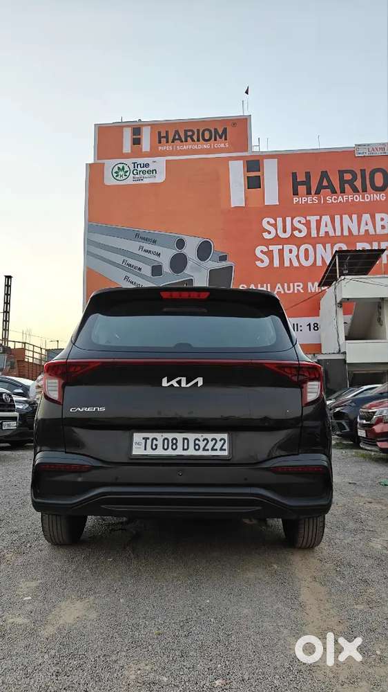 Kia Carens 2024 Petrol Well Maintained