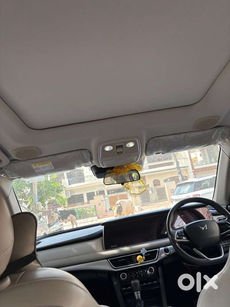 Mahindra Xuv700 Ax7l 6 Str At, 2022, Diesel