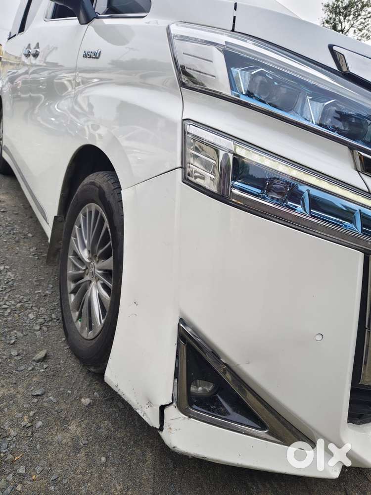 Toyota Vellfire 2.5 Hybrid, 2022, Petrol