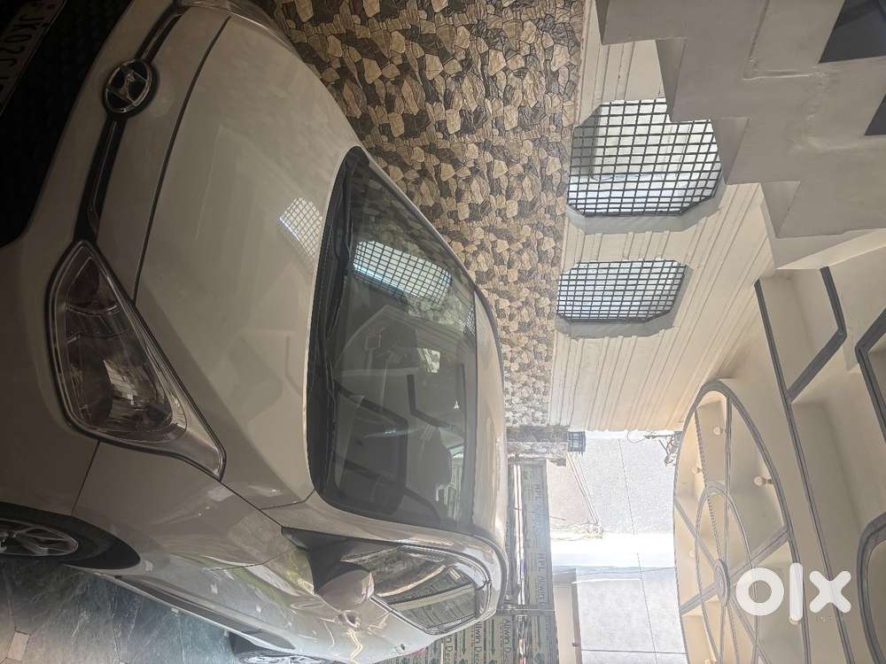 Grand I10 Sportz Model Petrol Car For Sale Just 33000 Km Only