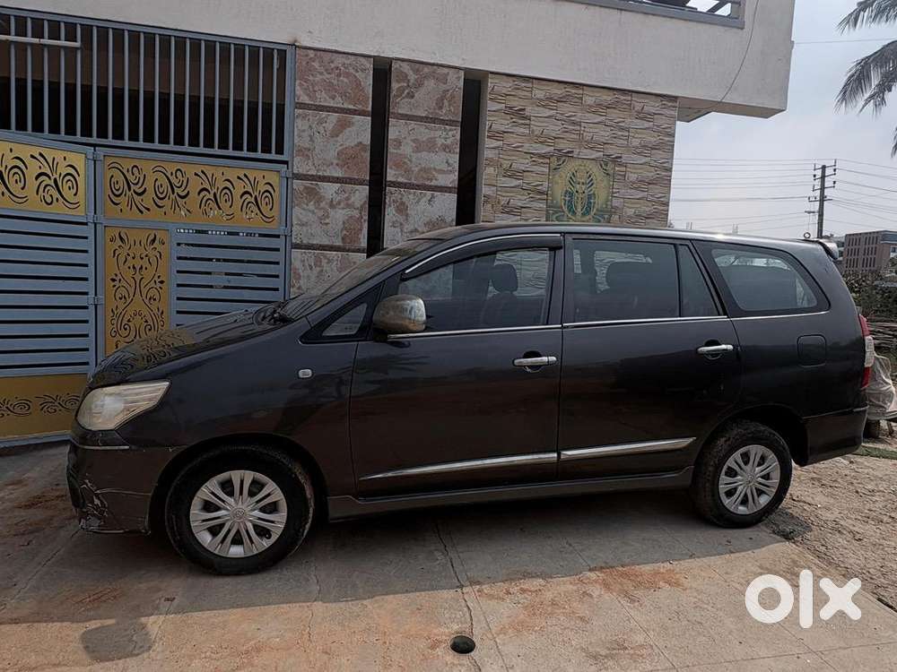 Toyota Innova 2015