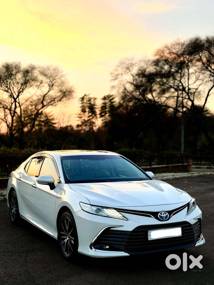 Toyota Camry Hybrid, 2022, Petrol
