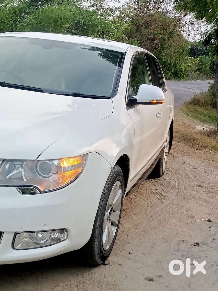 Skoda Superb 2010 Diesel 105000 Km Driven