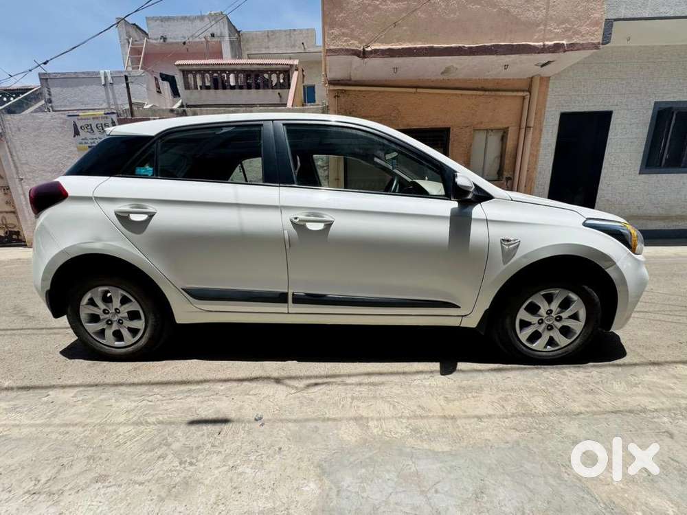 Hyundai Petrol Car 2018 White Colour Rarely Used