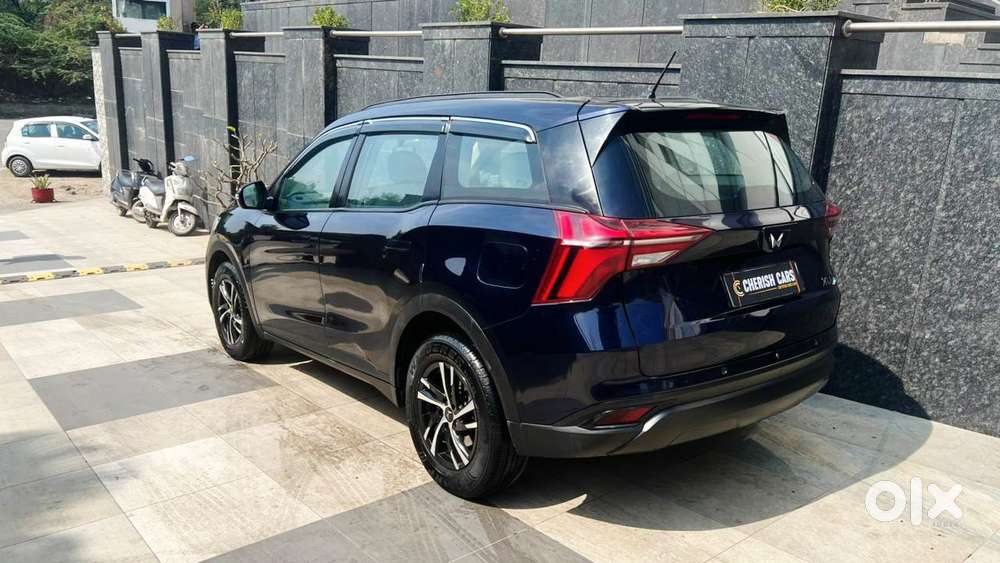 Mahindra Xuv700 2.0 Mx Petrol Mt 5 Str, 2023, Petrol