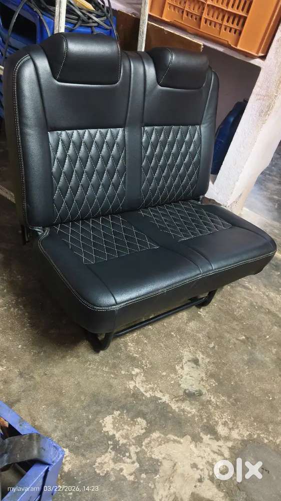 Two Member Seat For Seal