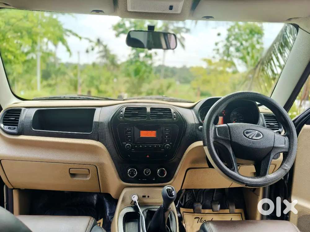 Mahindra Tuv 300 2016