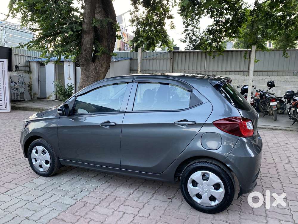 Tata Tiago 1.2 Revotron Xt Rhythm, 2022, Petrol