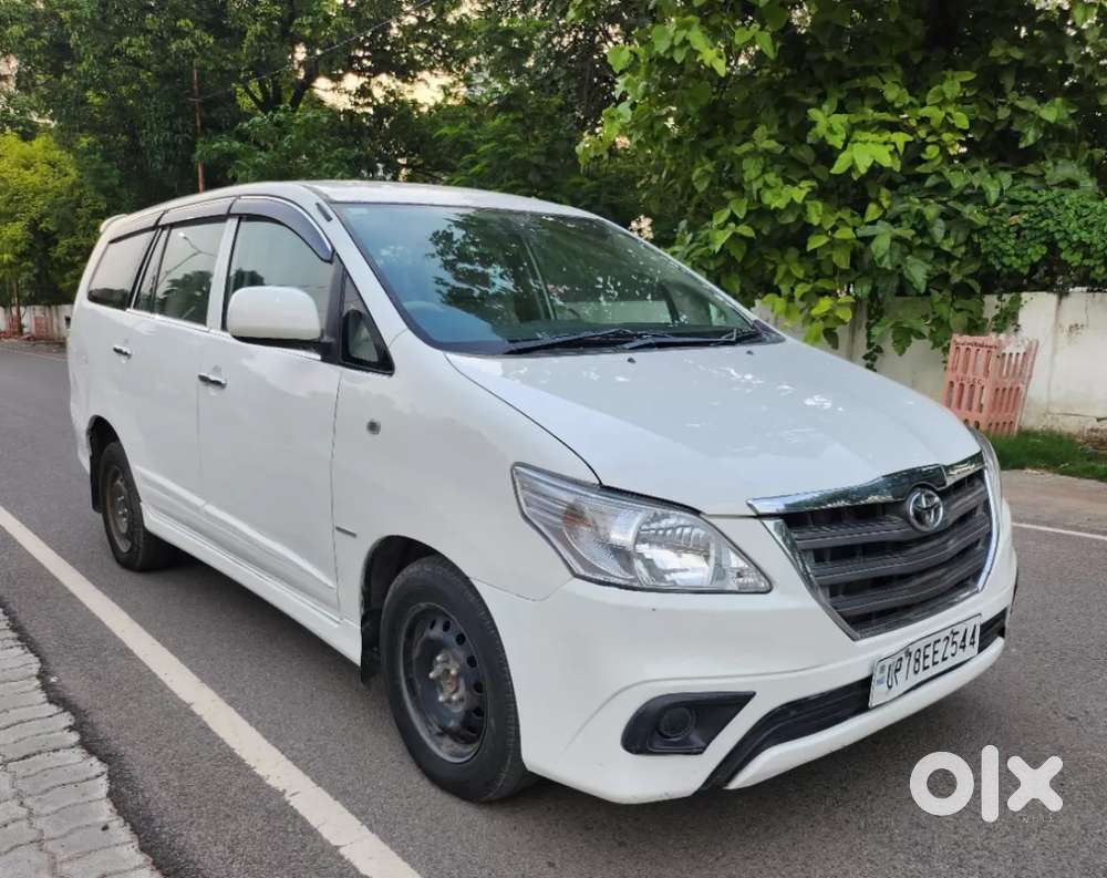 Toyota Innova 2.5 G (diesel) 7 Seater Bs Iv, 2016, Diesel
