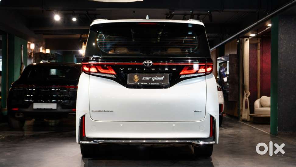 Toyota Vellfire Vip – Executive Lounge, 2025, Petrol