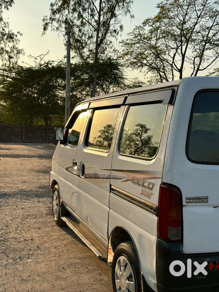 Maruti Suzuki Eeco 2017 2nd Owner Cng & Petrol 110000 Km Driven