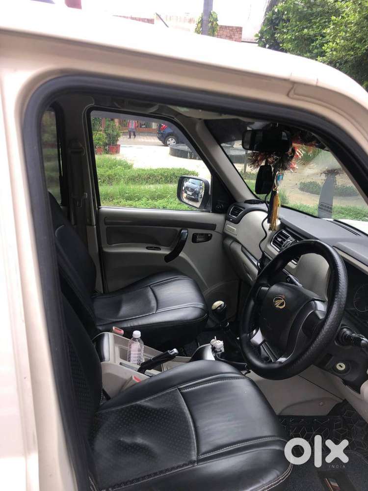 Mahindra Scorpio S6 2.2 2016 Diesel 6-seater Suv