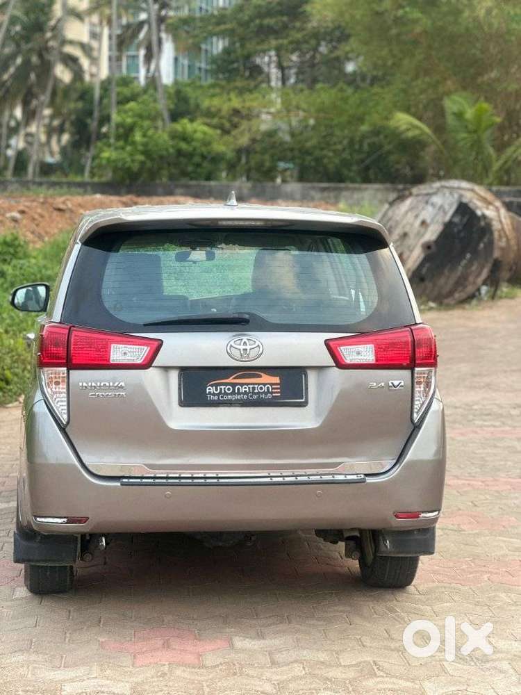 Toyota Innova Crysta 2.4 V, 2016, Diesel