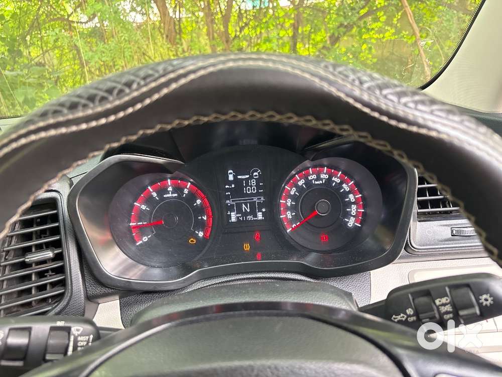 Mahindra Xuv300 Turbosport 2023 Petrol Well Maintained