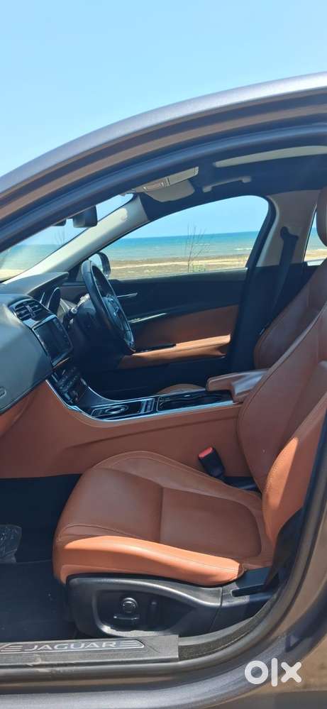 Jaguar Xe Prestige, 2016, Petrol