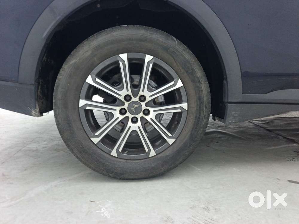Mahindra Xuv700 2.2 Ax 7 Diesel Mt Luxury Pack Str, 2023, Diesel
