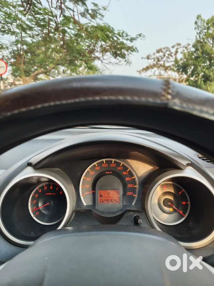 Honda Jazz 2012 Petrol Well Maintained (doctor Driven)