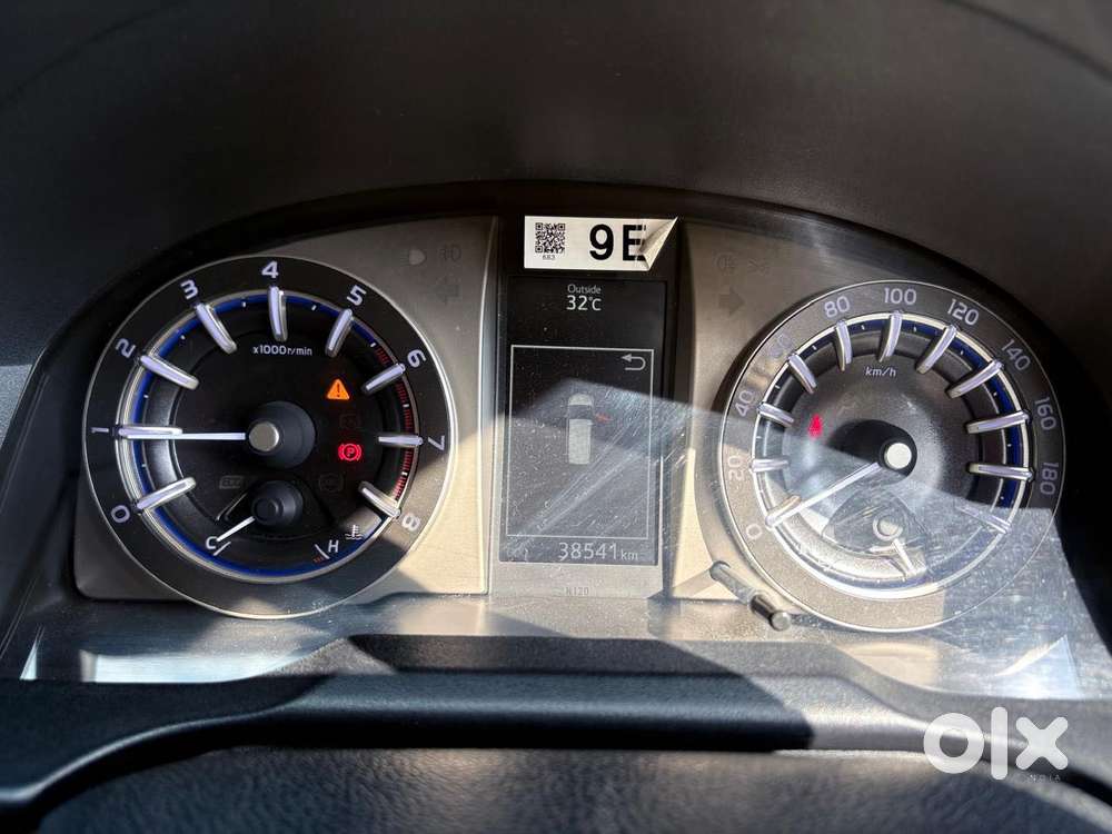 Toyota Innova Crysta 2.7 Vx Mt, 2023, Petrol
