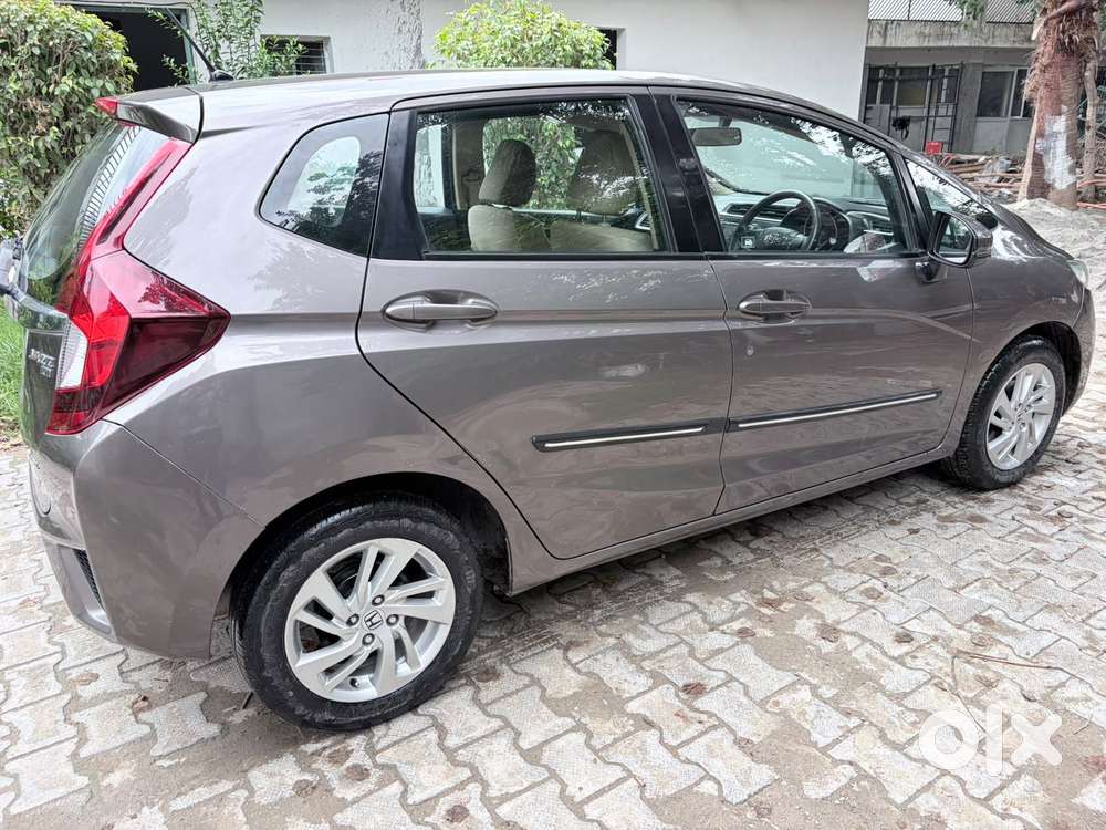 Honda Jazz V Automatic, 2016, Petrol