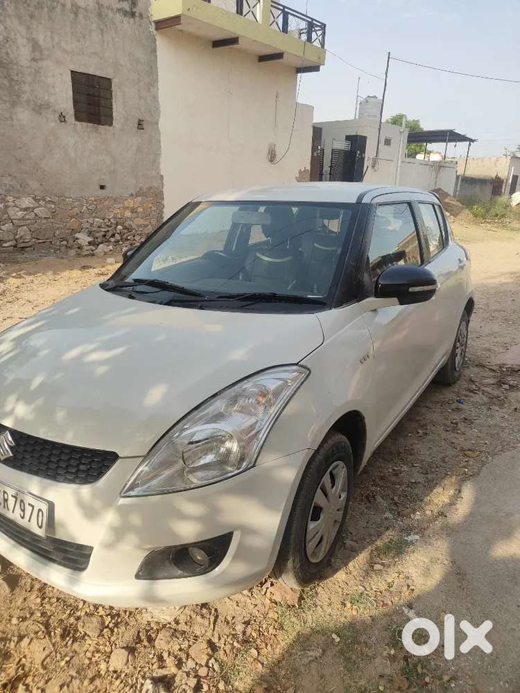 कार की जानकारी:
 2013 मॉडल
 Vxi पेट्रोल
 प्रथम मालिक (first Owner)