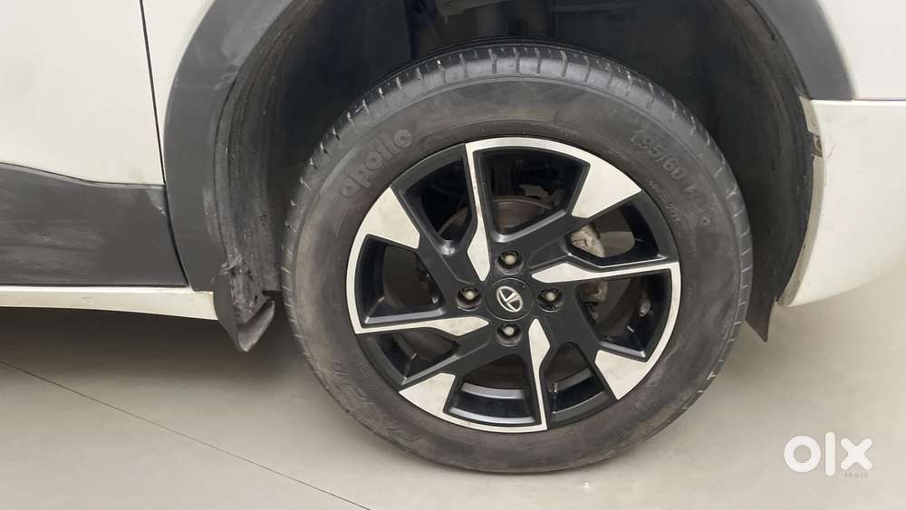 Tata Punch 1.2 Revotron Accomplished Dazzle Pack Amt, 2022, Petrol