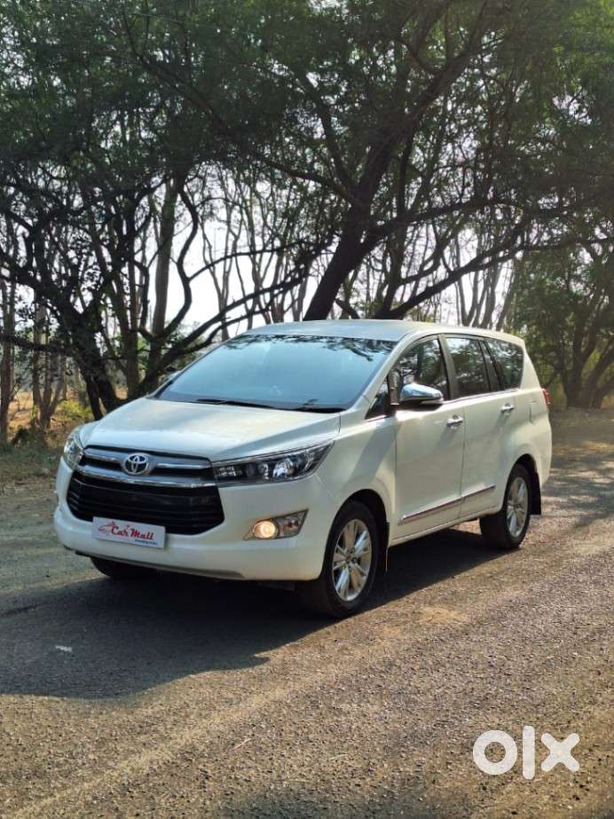 Toyota Innova Crysta 2.8 Zx At 7 Seater, 2016, Diesel