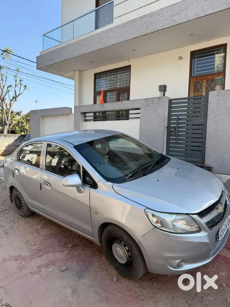 गाड़ी बेच रहा हूं