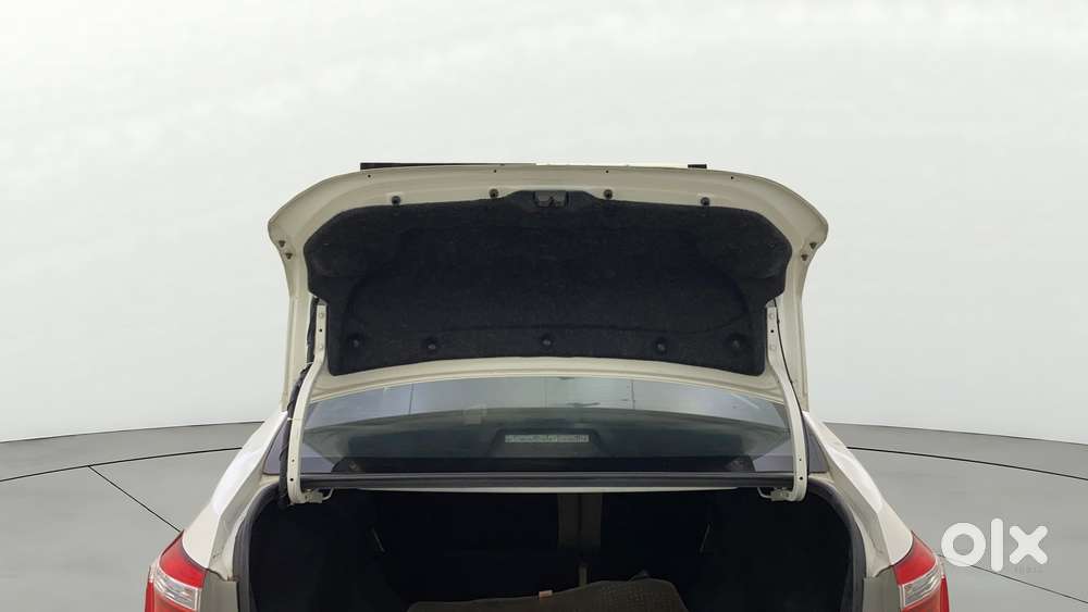 Toyota Corolla Altis [2014-2017] 1.8 G Cvt, 2016, Petrol