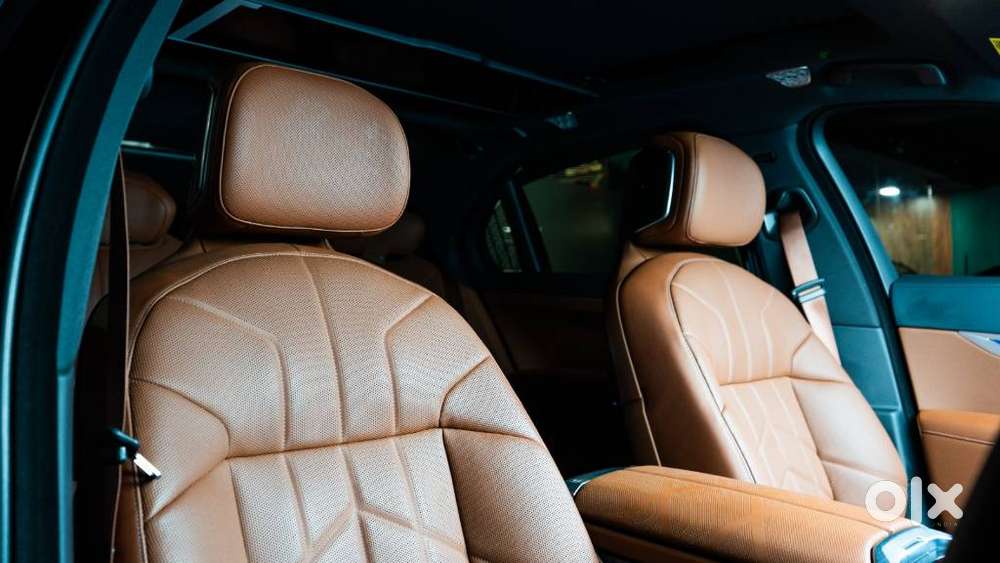 Bmw I7 Xdrive60, 2023, Electric