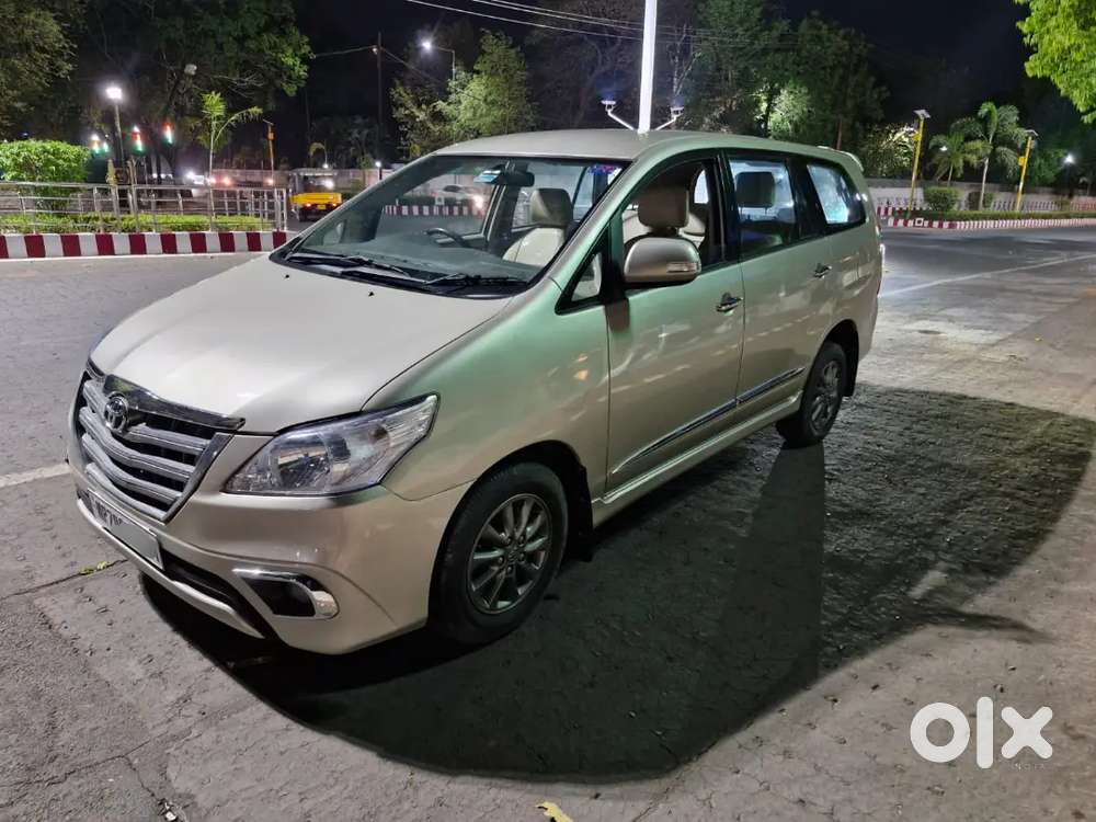 Innova 2014 V, 1st Owner, 106000km, Mp Number Well Maints