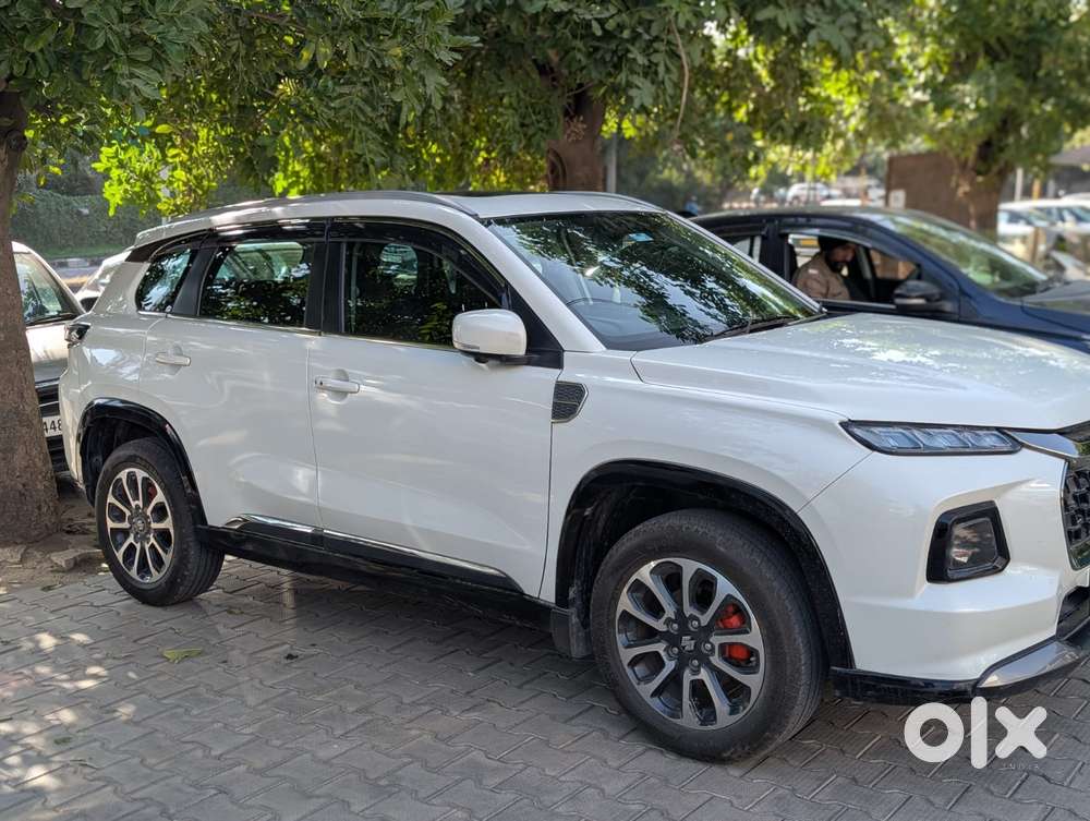 Maruti Suzuki Grand Vitara 1.5 Alpha Plus Intelligent Hybrid Ecvt, 2..